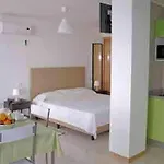 罗沙米兰特公寓 公寓式酒店 3*